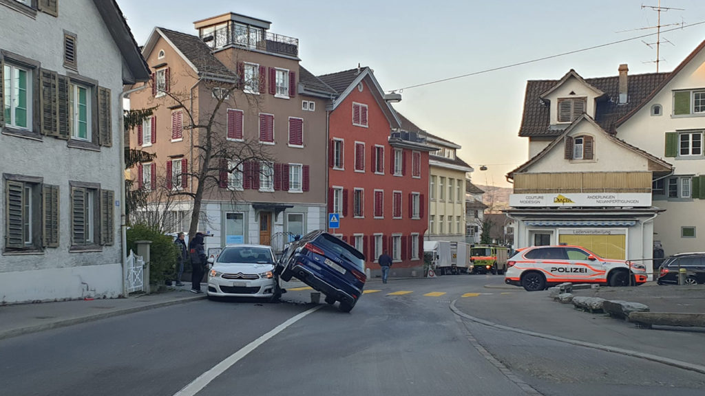 Unfall Wädenswil Schönenbergstrasse 31.03.2020